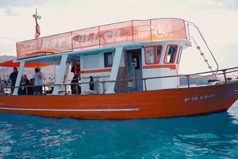 Tour condiviso di 3 ore su una barca accessibile alle Isole Canarie
