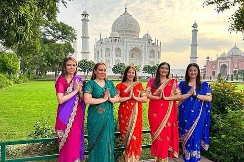 Desde Delhi : Sesión de fotos del Taj Mahal privado con atuendo étnico indio