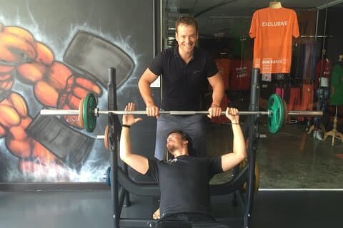 Entrenador personal de nivel 3 y nutricionista cualificado en Koh Samui