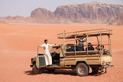 Wadi Rum 3 hours sunset Jeep 4x4 Tour
