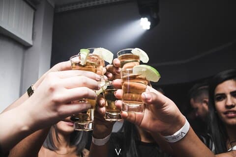 Snaps, Hygge en nachtleventour in de Nyhavn-bars van Kopenhagen