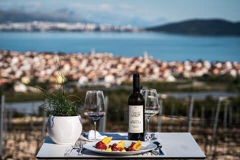 VIP privé Split/Trogir: door de chef bereide maaltijd met wijn, uitzicht op zee