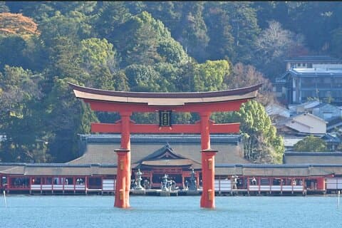 Excursión de un día a la isla de Miyajima en lugares sagrados y Monte Misen