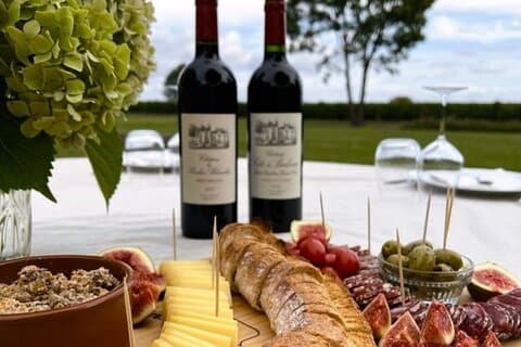 Saint-Emilion Small-Group Electric Bike Wine Tour Smagning og frokost fra Bordeaux