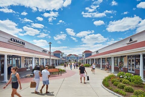 Private Shopping Tour from Boston to Wrentham Village Outlets