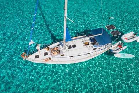Bavaria 42 Cruiser · Private sailboat around Ibiza and Formentera