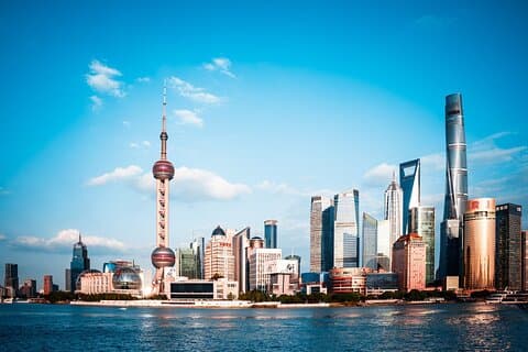 Shanghai Private Layover Tour: Jade Buddha Temple+Sunset in Oriental Pearl Tower