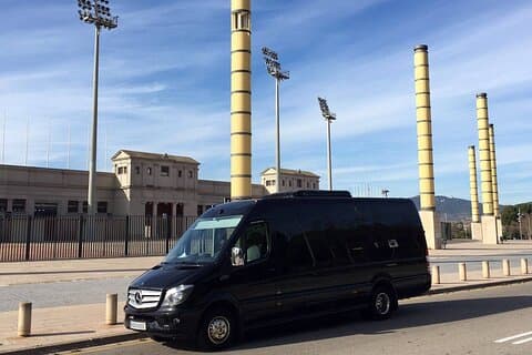 Tour Privado Autoguiado em Barcelona em Microônibus para 15 Passageiros