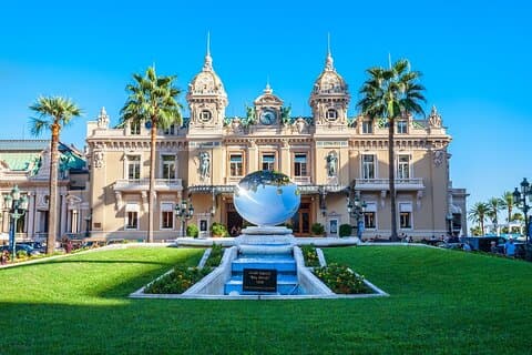 Privater Transfer von Monaco nach Paris