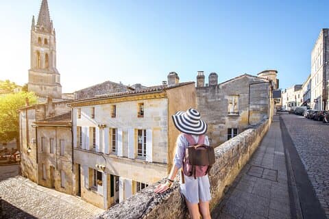Isaac Newton’s Trail: Puzzle Quest in Saint-Émilion