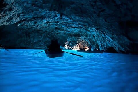 Tagestour mit dem Boot in kleiner Gruppe von Capri Blue Grotto ab Sorrent