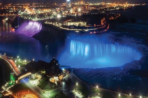 Fra Toronto: Winter Festival of Lights Niagara Falls Evening Tour
