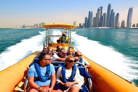 Schnellboottour durch Abu Dhabi