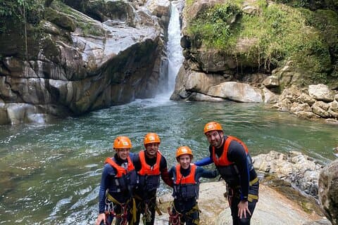 Privé-kristallijne canyoning-ervaring van Guatape