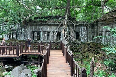 Trasferimento dall'aeroporto di Siem Reap e visita di Beng Mealea in taxi privato