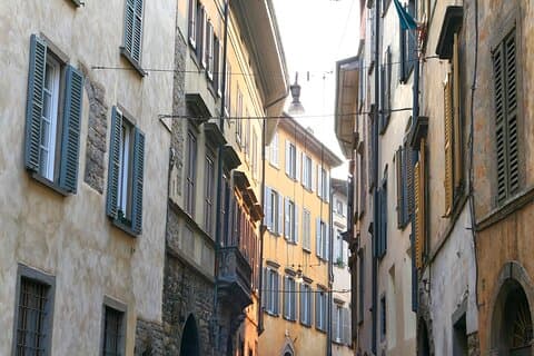 Old Bergamo Scavenger Hunt & Self-Guided Walking Audio Tour