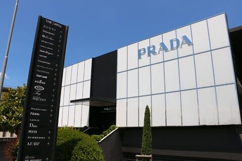 Tour privado de compras de lujo en la Toscana