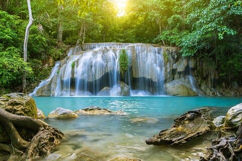 Dagstur Kanchanaburi Erawan vattenfall