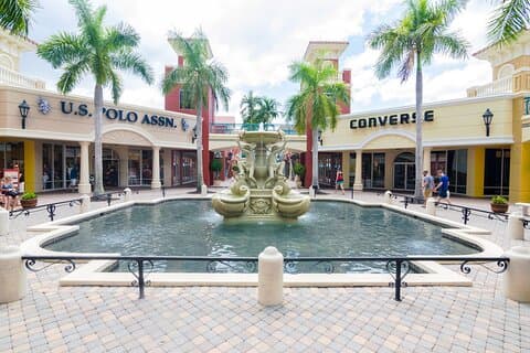 Privat shoppingtur fra Fort Myers Hotels til Miromar Outlets