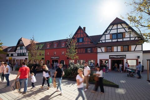 Tour dello shopping privato da Strasburgo agli outlet in stile Roppenheim