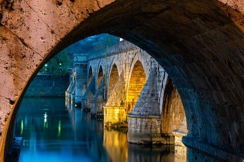 Fra Sarajevo: Visegrad, Andrićgrad, Drvengrad & Šargan tur