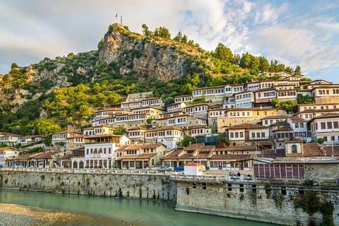 Tour privado de 1 dia por Berat saindo de Tirana