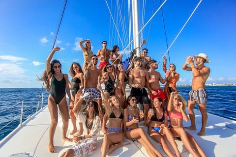Meilleur Catamaran Isla Mujeres tour avec Open bar, déjeuner, tuba