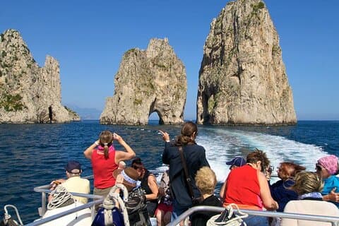 Excursion d'une journée complète à Capri au départ de Pompéi en petit ferry