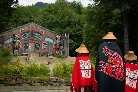 Hoogtepunten van Saxman Native Village Ketchikan en houthakkersshow