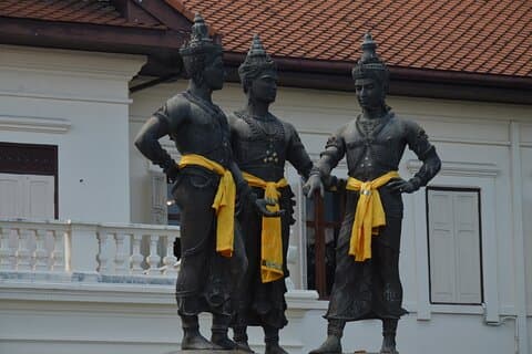 Historiske templer og byguidet tur i Chiang Mai