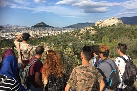 Utforska de gamla monumenten och naturen i Akropolis-Plaka
