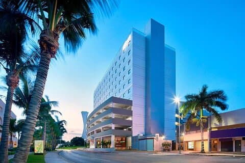 Cancun Lufthavn og Aloft Cancún Private Shuttle
