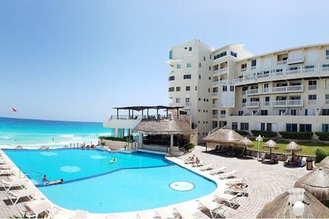 Luchthaven van Cancun en privéshuttle Cancun Plaza Condo Hotel