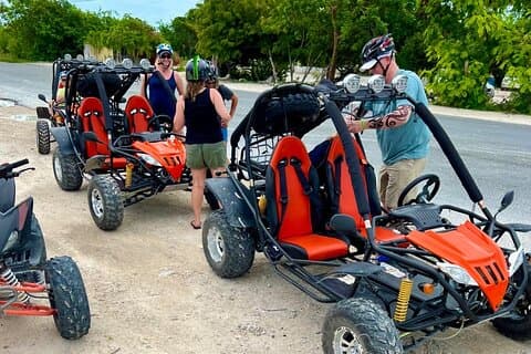 ATVとUTVプラス砂丘バギー島エクスカーション（プロビデンシアレス）