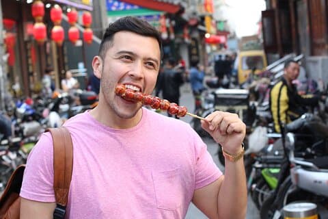 Tour gastronómico privado de medio día Dong Si Hutong Delights de Beijing