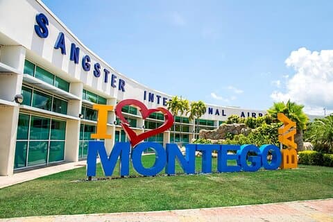 Montego Bay Jamaica Flygplatstransfer till Ocho Rios Hotel / Port