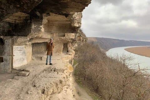 Full-Day Hiking Trip to Tipova Cave Monastery and Lalova Village