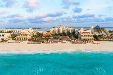 Cancuns flygplats och Fiesta Americana Condesa Cancún privat transfer