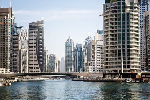 Private tour from Abu Dhabi to Dubai with a 6 hour stop