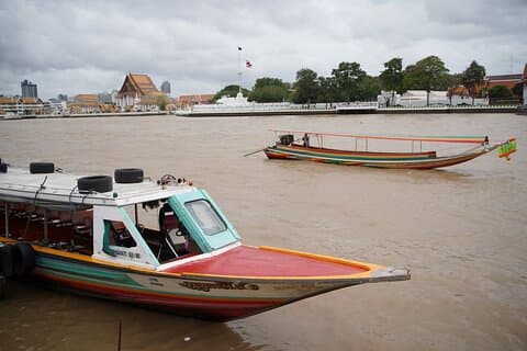 KL | Bangkok: excursão de 2 horas pelo canal em barco de teca