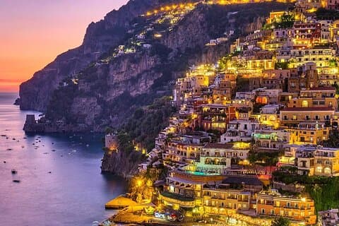 Traslado de Positano a Nápoles con parada de 1 hora en Pompeya o Herculano