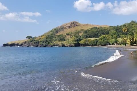 Privétour Wandeling naar Gorilla Rock met Swimming Questelles Beach