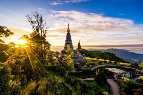 Trekking privato di 2 giorni e 1 notte con i Karen a Doi Inthanon