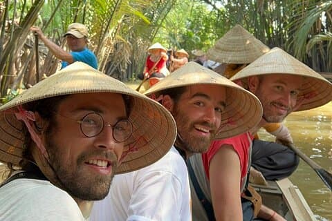 Restauranter i nærheden af CuChi Tunnels&Mekong Delta (Boat,TukTuk,Coconut Village)