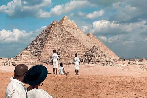 VIP Great Pyramid Tour von Inside & Sphinx & Camel Tour.