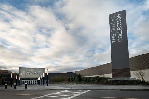 Private Shopping Tour from Seattle hotels to The Outlet Seattle