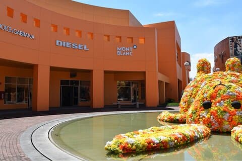 Tour privado de compras desde la ciudad de México a Outlets Punta Norte