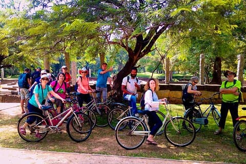 CYKEL + GUIDAD TUR för att utforska anuradhapura historia och kultur