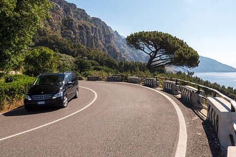Experiência privada de dia inteiro ao longo da costa de Amalfi por van