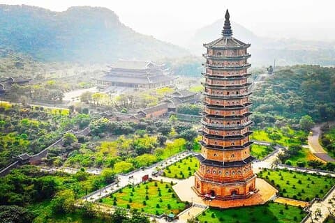Ninh Binh Tour Bai Dinh Trang An Mua Cave Limousine per piccoli gruppi